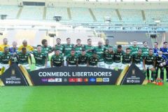 Em final no Maracanã, Palmeiras vence o Santos com gol nos acréscimos e é campeão da Libertadores 