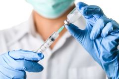 Diretoria de Saúde de São Manuel afirma que não aplicou vacina contra covid-19 vencida
