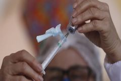 São Paulo anuncia vacinação de adolescentes a partir de agosto e antecipa imunização de adultos