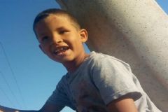 Menino de 7 anos de idade assassinado pelo padrasto é sepultado em Pardinho