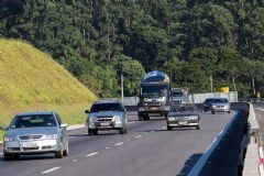 Feriado da República deve movimentar mais de 3 milhões de veículos pelas principais rodovias paulistas 