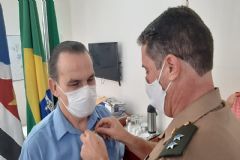 Delegacia de Serviço Militar de Botucatu condecora prefeito de São Manuel com a medalha “Olavo Bilac” 