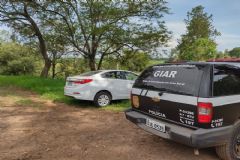 Polícia Civil apreende veículo suspeito abandonado em estrada da zona rural de Itatinga