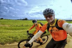 Dupla de ciclistas de Botucatu percorre 510 km para ajudar Oncologia do Hospital das Clínicas da Unesp
