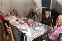 Casa acolhe oito idosos carentes na Vila dos Lavradores 