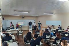 Projeto de extensão apresenta curso de Zootecnia da Unesp a alunos do ensino médio