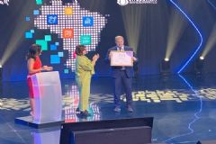 Prefeito de Botucatu, Mário Pardini, recebe o Prêmio Band Cidades Excelentes 2022 em três categorias