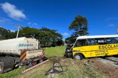 Colisão entre ônibus escolar e caminhão-tanque deixa três feridos na Rodovia Marechal Rondon, em São Manuel