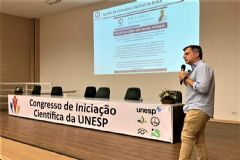 Professor da Unesp de Botucatu diz em Brasília que recuperar a confiança nas vacinas é prioridade