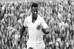 Velório de Pelé vai acontecer no estádio que o imortalizou como Rei do Futebol e maior atleta do planeta