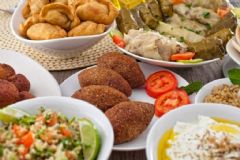 Associação Fraternal Acácia Botucatuense realiza jantar árabe beneficente comemorativo ao Dia dos Pais