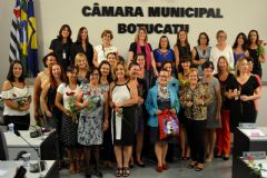 No Dia Internacional das Mulheres Prefeitura de Botucatu elenca os serviços gratuitos oferecidos 