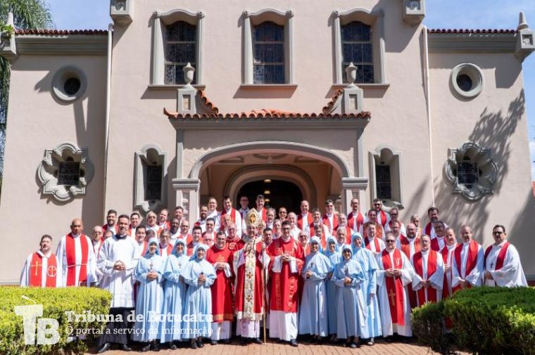 Bispo botucatuense inaugura o primeiro mosteiro da Diocese de Apucarana 